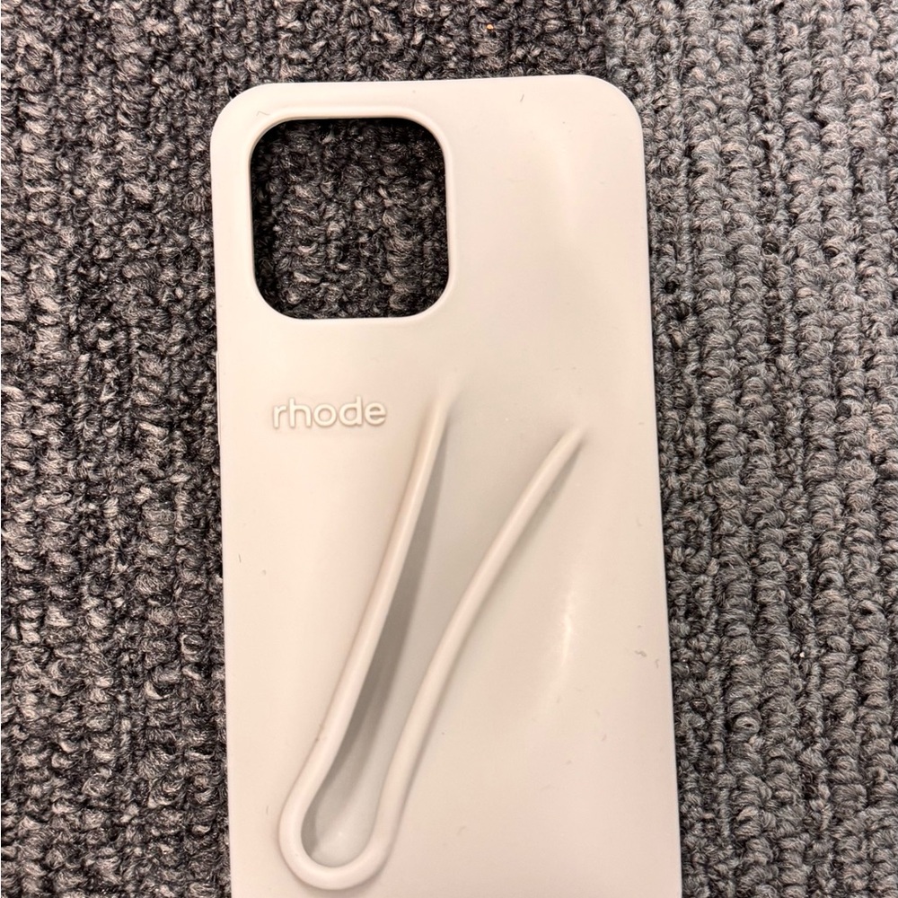 RHODE White Phone Case with Integrated Loop Grip

15 pro max